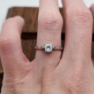 Size 7 925 Sterling Silver Pale Cloudy Blue Topaz Gem Ring